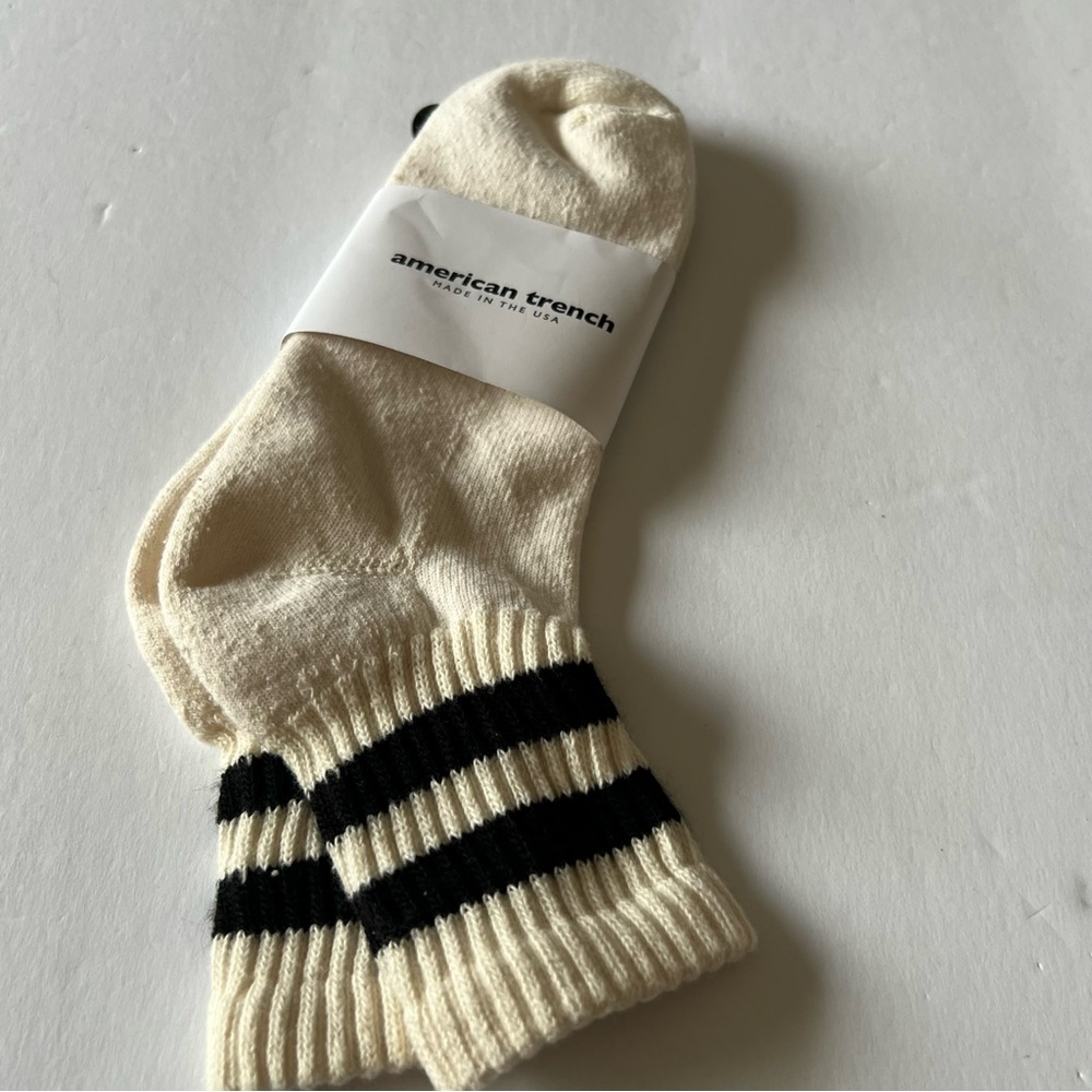 AMERICAN TRENCH MONO STRIPE QUARTER CREW SOCKS BLACK STRIPES OS NWT - Picture 2 of 10